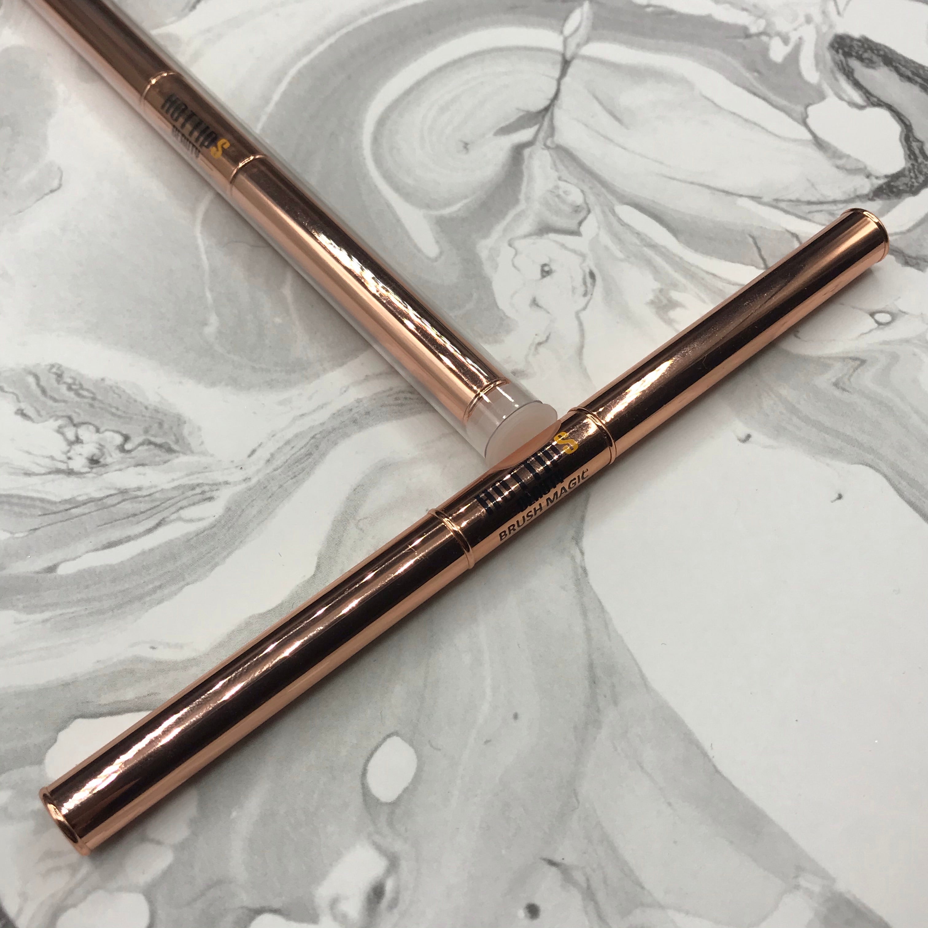 Ultra Thin Liner Duo Brush: Medium - Long